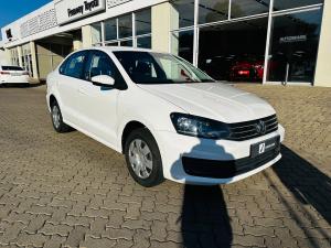 Volkswagen Polo sedan 1.6 Trendline - Image 1