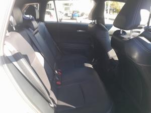 Toyota Corolla Cross 1.8 Hybrid XS - Image 16