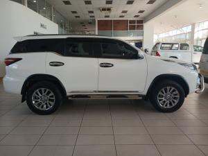 Toyota Fortuner 2.8 GD-6 4X4 VX automatic - Image 3