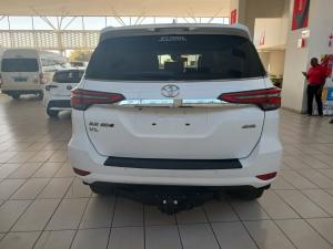 Toyota Fortuner 2.8 GD-6 4X4 VX automatic - Image 5