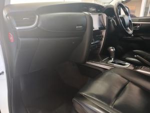 Toyota Fortuner 2.8 GD-6 4X4 VX automatic - Image 7