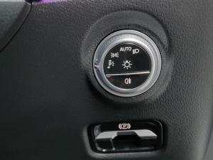 Mercedes-Benz C-Class C200 - Image 15