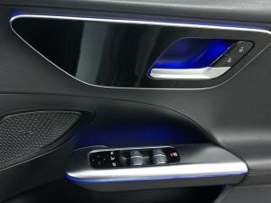 Mercedes-Benz C-Class C200 - Image 17