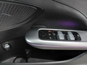 Mercedes-Benz C-Class C200 - Image 17