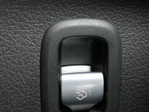 Mercedes-Benz C-Class C200 - Image 18