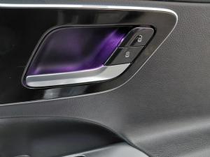 Mercedes-Benz C-Class C200 - Image 18