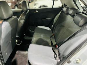 Hyundai Grand i10 1.0 Premium hatch - Image 11