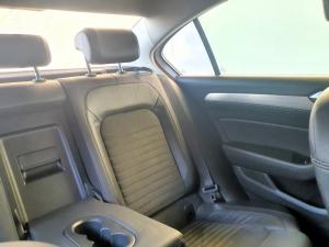 Volkswagen Passat 2.0TSI R-Line - Image 11