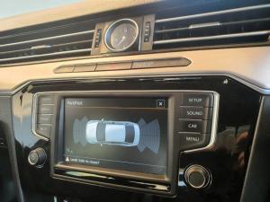 Volkswagen Passat 2.0TSI R-Line - Image 12