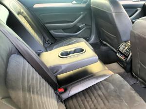 Volkswagen Passat 2.0TSI R-Line - Image 8