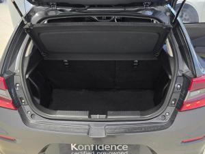 Suzuki Baleno 1.5 GL auto - Image 17