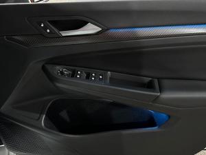 Volkswagen Golf R - Image 10