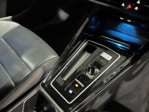 Volkswagen Golf R - Image 20