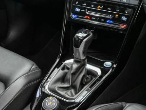 Volkswagen T-Roc 2.0TSI 4Motion R-Line - Image 13