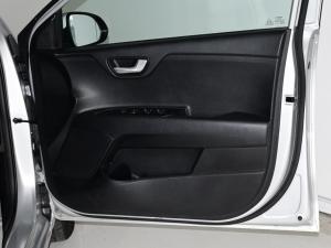 Kia Rio hatch 1.2 LS - Image 20