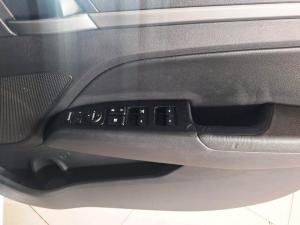 Hyundai Elantra 1.6 Executive auto - Image 8
