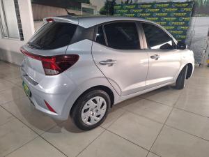 Hyundai Grand i10 1.0 Premium hatch - Image 3