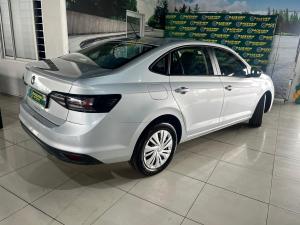 Volkswagen Polo sedan 1.6 manual - Image 3