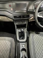Volkswagen Polo sedan 1.6 manual - Image 9