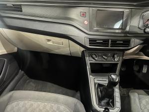 Volkswagen Polo sedan 1.6 manual - Image 8