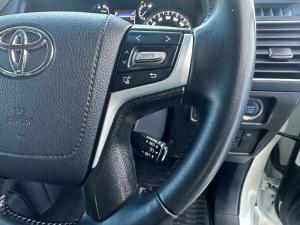 Toyota Land Cruiser Prado 4.0 VX - Image 10