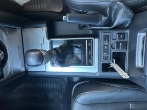 Toyota Land Cruiser Prado 4.0 VX - Image 12
