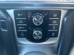 Toyota Land Cruiser Prado 4.0 VX - Image 14