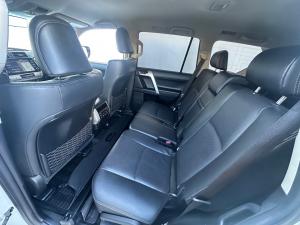 Toyota Land Cruiser Prado 4.0 VX - Image 16