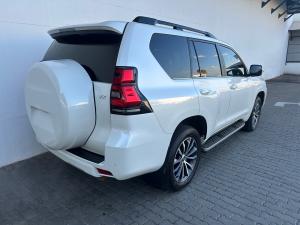 Toyota Land Cruiser Prado 4.0 VX - Image 2