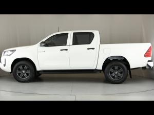 Toyota Hilux 2.4GD-6 double cab 4x4 Raider manual - Image 17