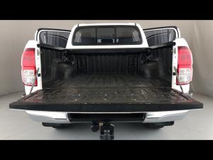 Toyota Hilux 2.4GD-6 double cab 4x4 Raider manual - Image 18
