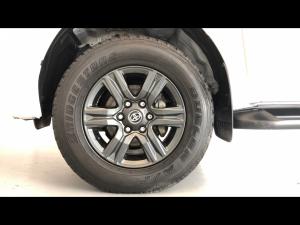 Toyota Hilux 2.4GD-6 double cab 4x4 Raider manual - Image 19