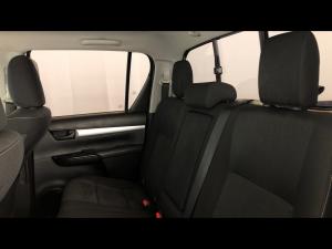 Toyota Hilux 2.4GD-6 double cab 4x4 Raider manual - Image 21
