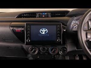 Toyota Hilux 2.4GD-6 double cab 4x4 Raider manual - Image 24