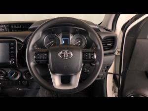 Toyota Hilux 2.4GD-6 double cab 4x4 Raider manual - Image 26