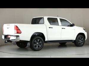 Toyota Hilux 2.4GD-6 double cab 4x4 Raider manual - Image 2