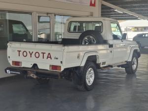 Toyota Land Cruiser 79 4.2D single cab - Image 2