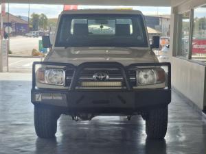 Toyota Land Cruiser 79 4.2D single cab - Image 4