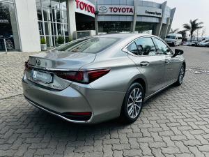 Lexus ES 250 EX - Image 2