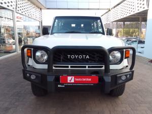 Toyota Land Cruiser 76 2.8GD-6 station wagon VX - Image 4