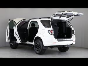 Toyota Fortuner 2.5D-4D auto - Image 10