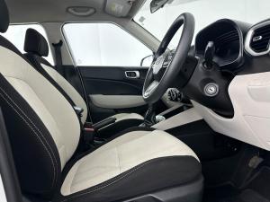 Hyundai Venue 1.2 Motion - Image 18