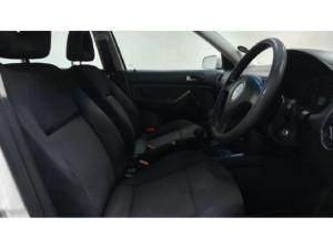 Volkswagen Jetta 4 1.6 - Image 4