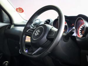 Suzuki Swift 1.2 GLX manual - Image 11