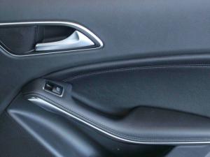 Mercedes-Benz GLA GLA220d 4Matic Style - Image 26