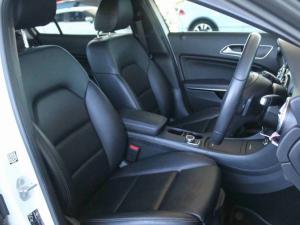 Mercedes-Benz GLA GLA220d 4Matic Style - Image 32