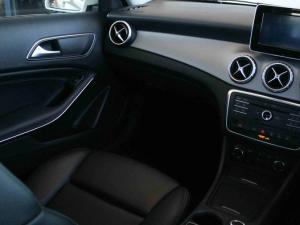 Mercedes-Benz GLA GLA220d 4Matic Style - Image 37