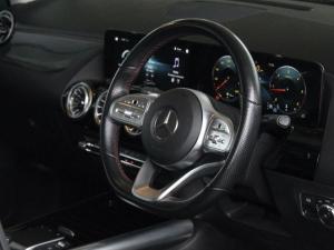 Mercedes-Benz GLA GLA200d - Image 17