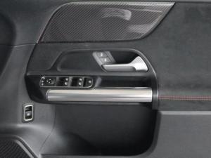 Mercedes-Benz GLA GLA200d - Image 24