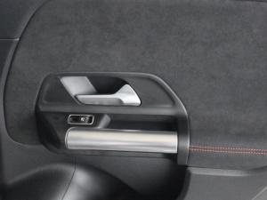 Mercedes-Benz GLA GLA200d - Image 26